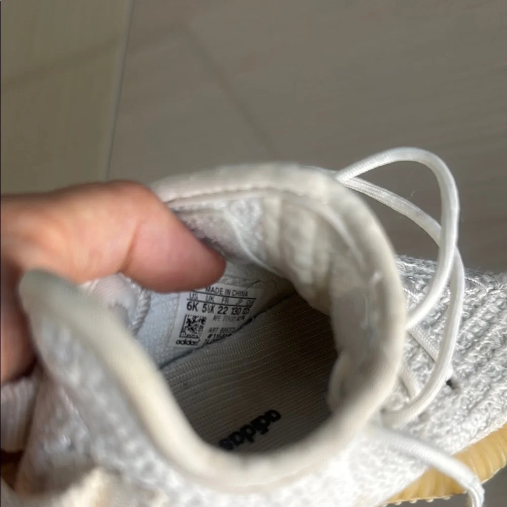 White Sneakers size 6k - Picture 9 of 10